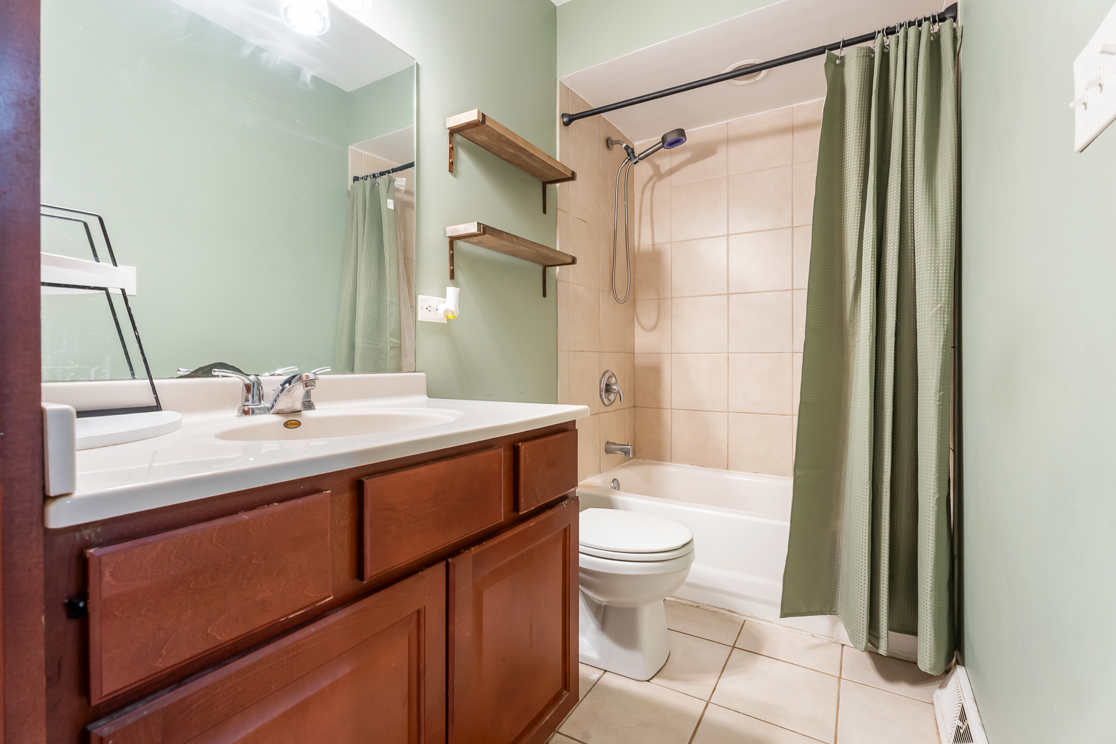 926 S Cedar Road Property Photo 16