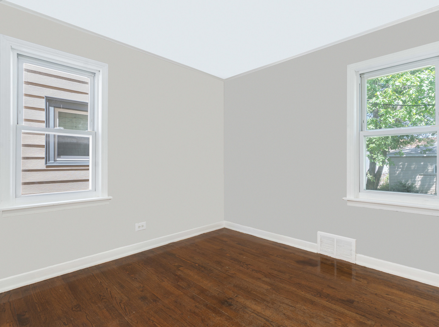 12241 S May Street Property Photo 7