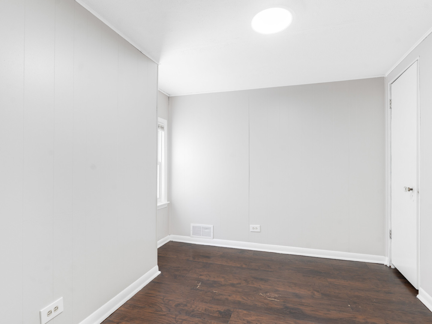 12241 S May Street Property Photo 11