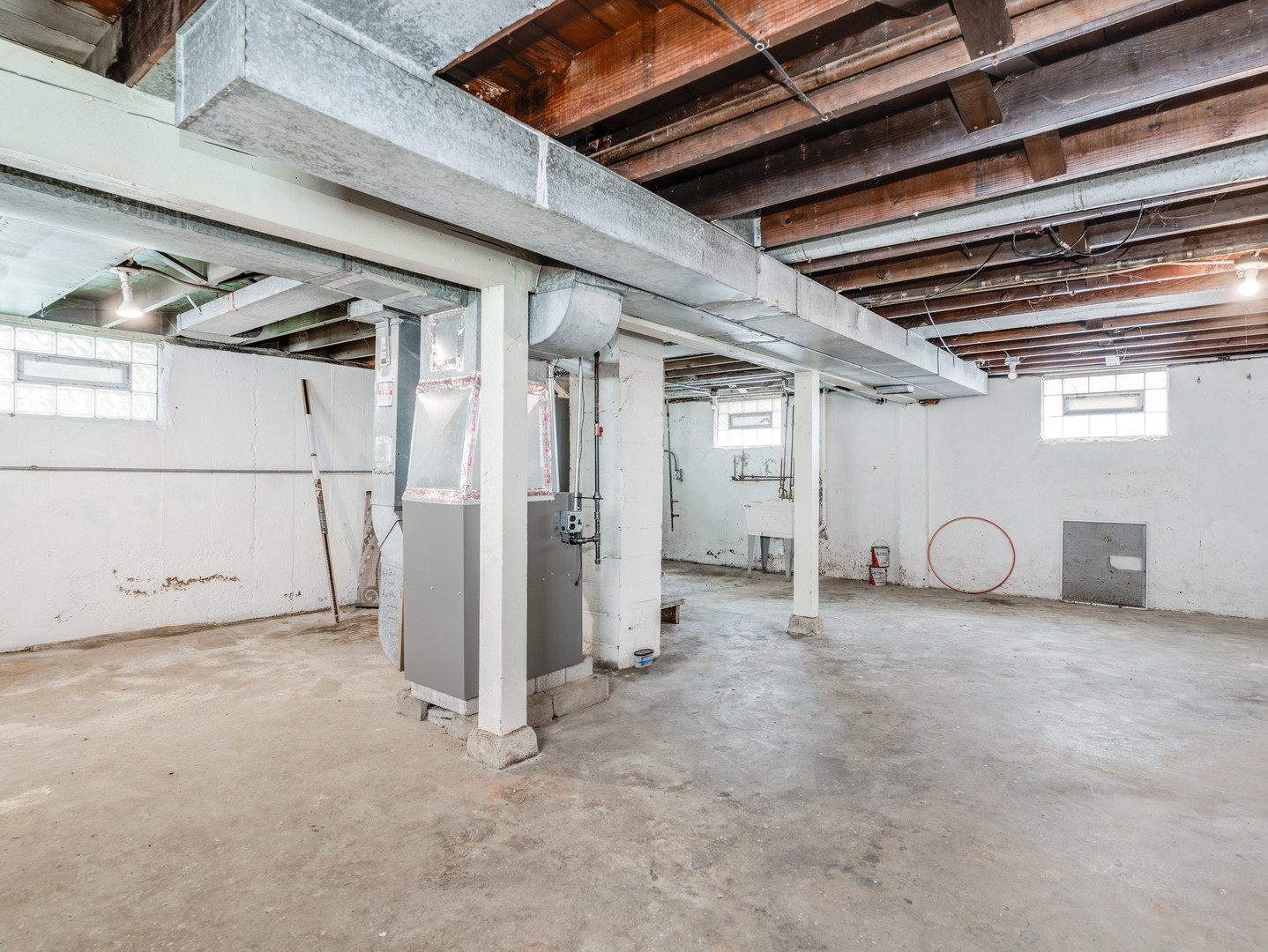 12241 S May Street Property Photo 13
