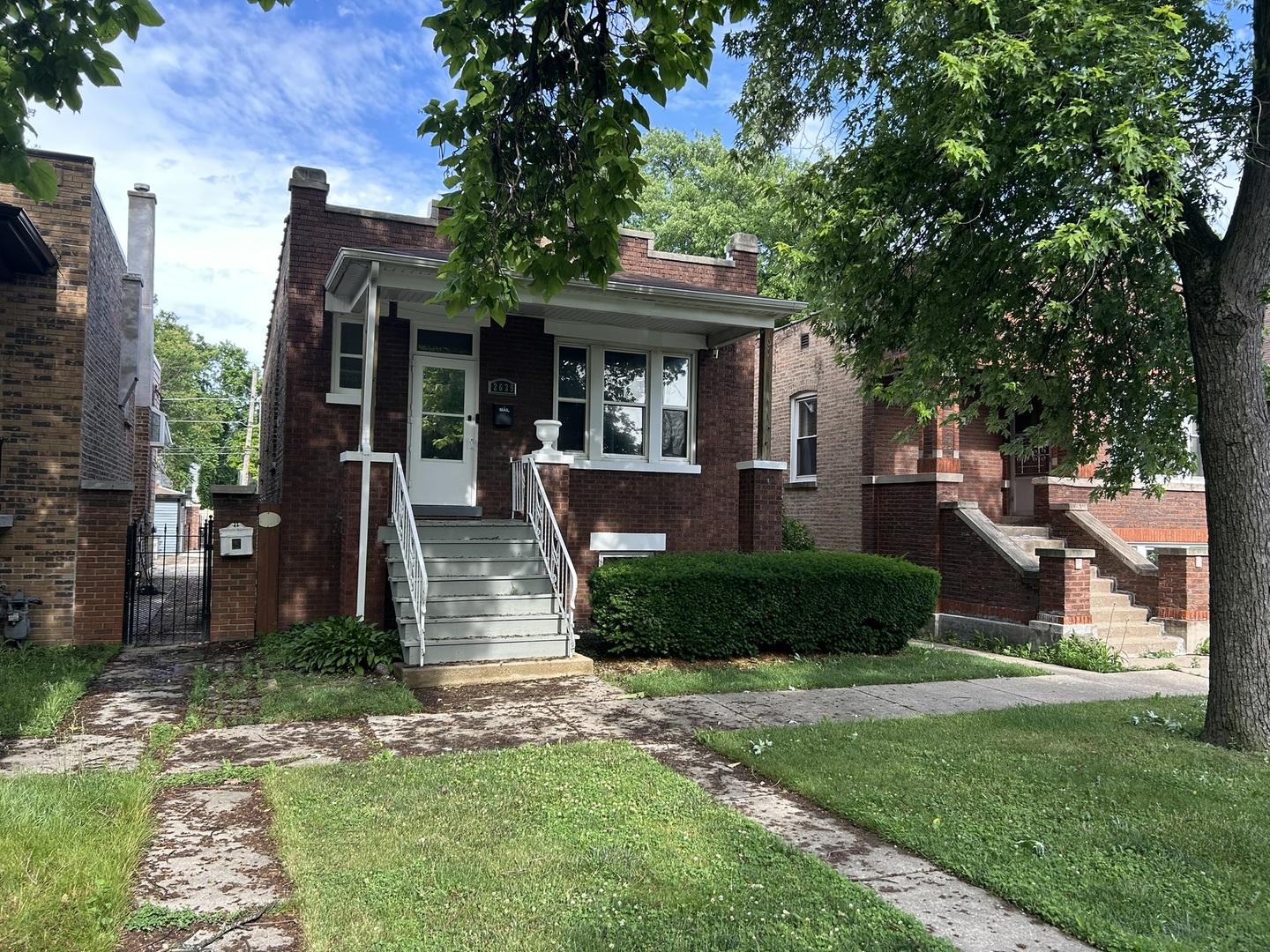 2639 Cuyler Avenue Property Photo 2