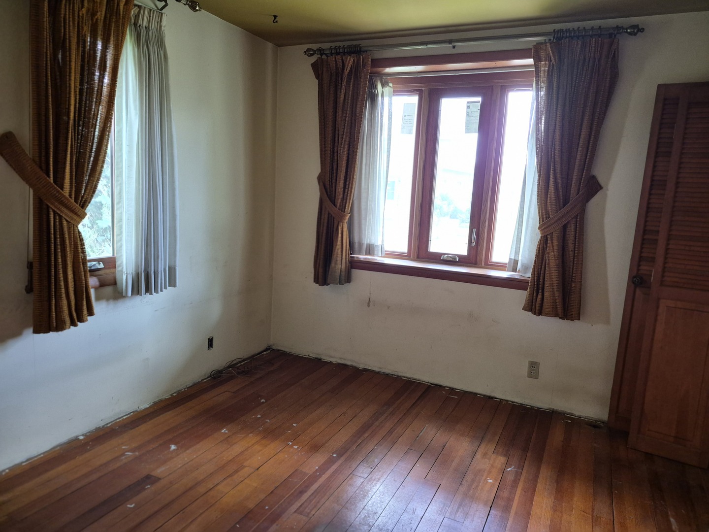 304 N Central Avenue Property Photo 13