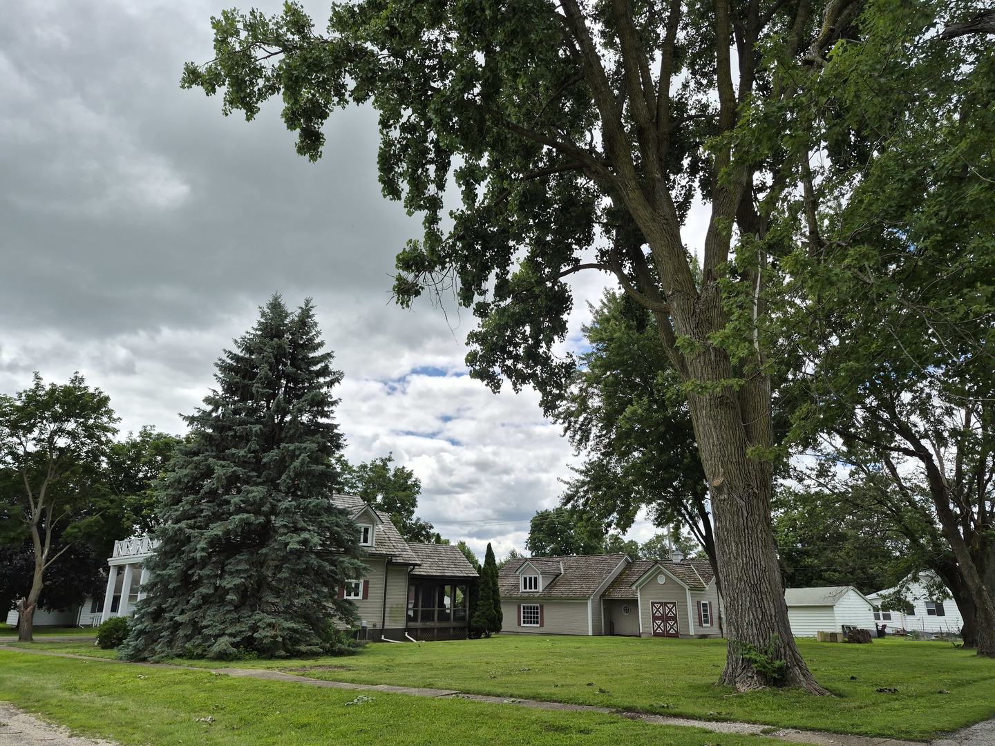 304 N Central Avenue Property Photo 29
