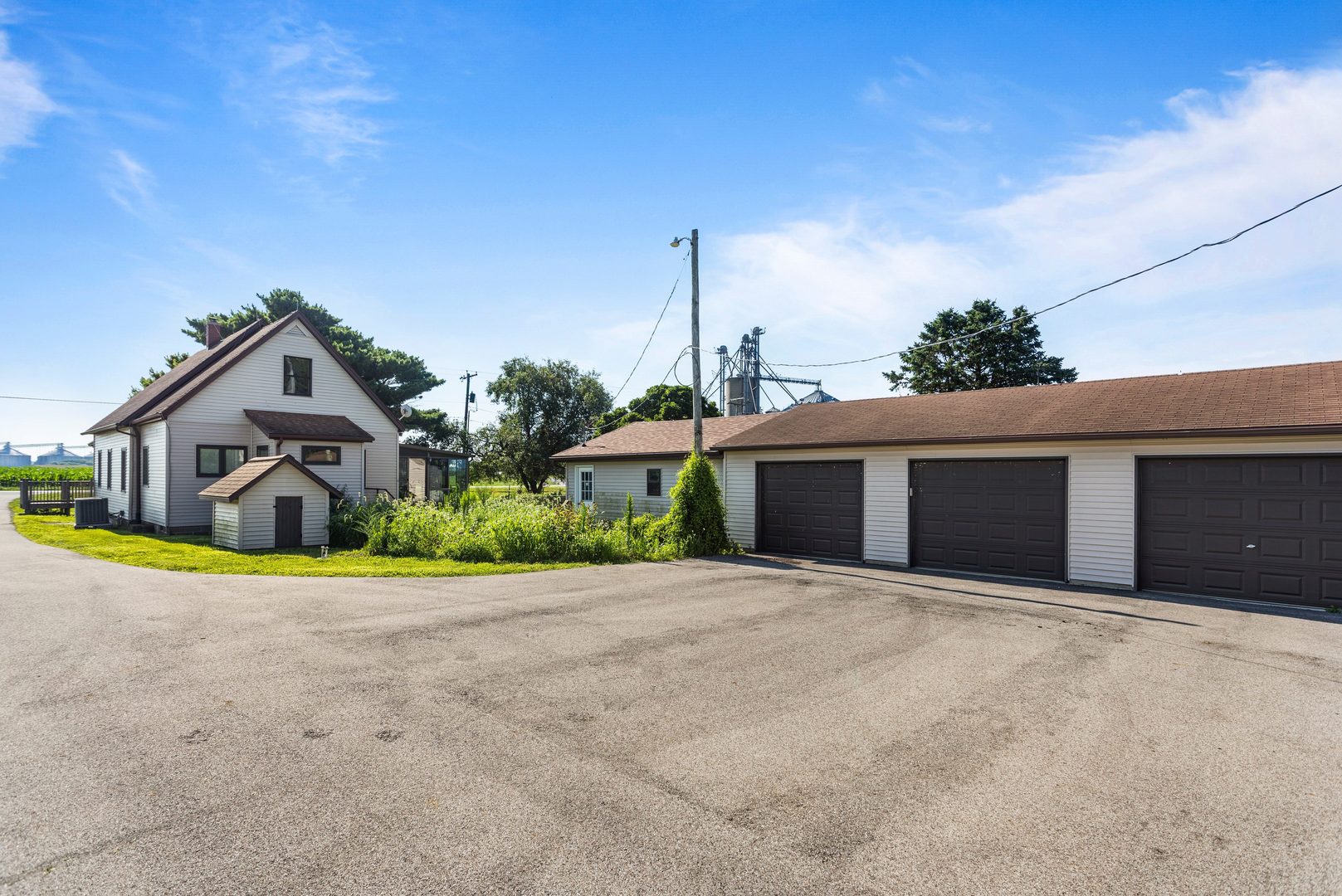3511 N Rising Road Property Photo 3