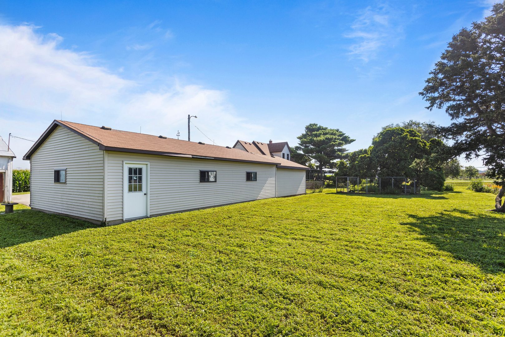 3511 N Rising Road Property Photo 5