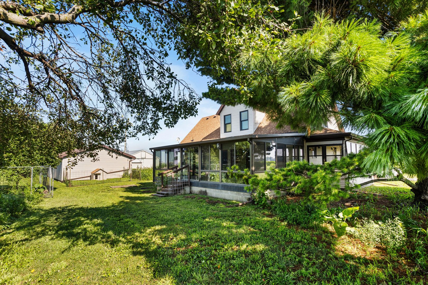 3511 N Rising Road Property Photo 6