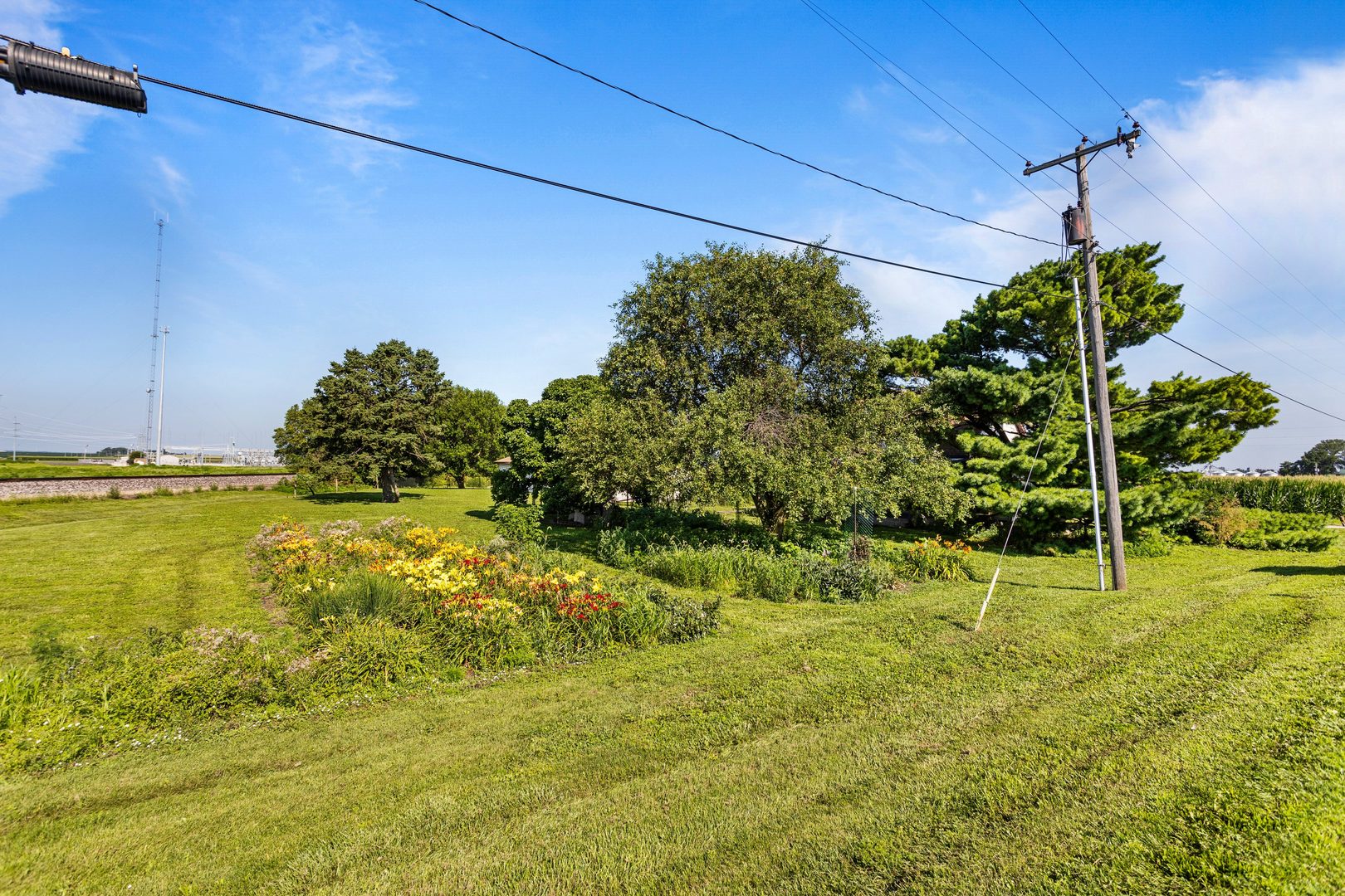 3511 N Rising Road Property Photo 9
