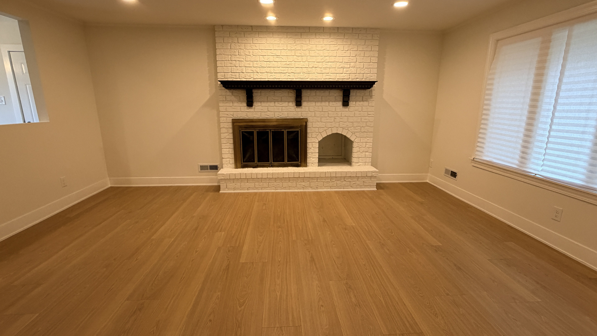 16067 School Street Property Photo 3