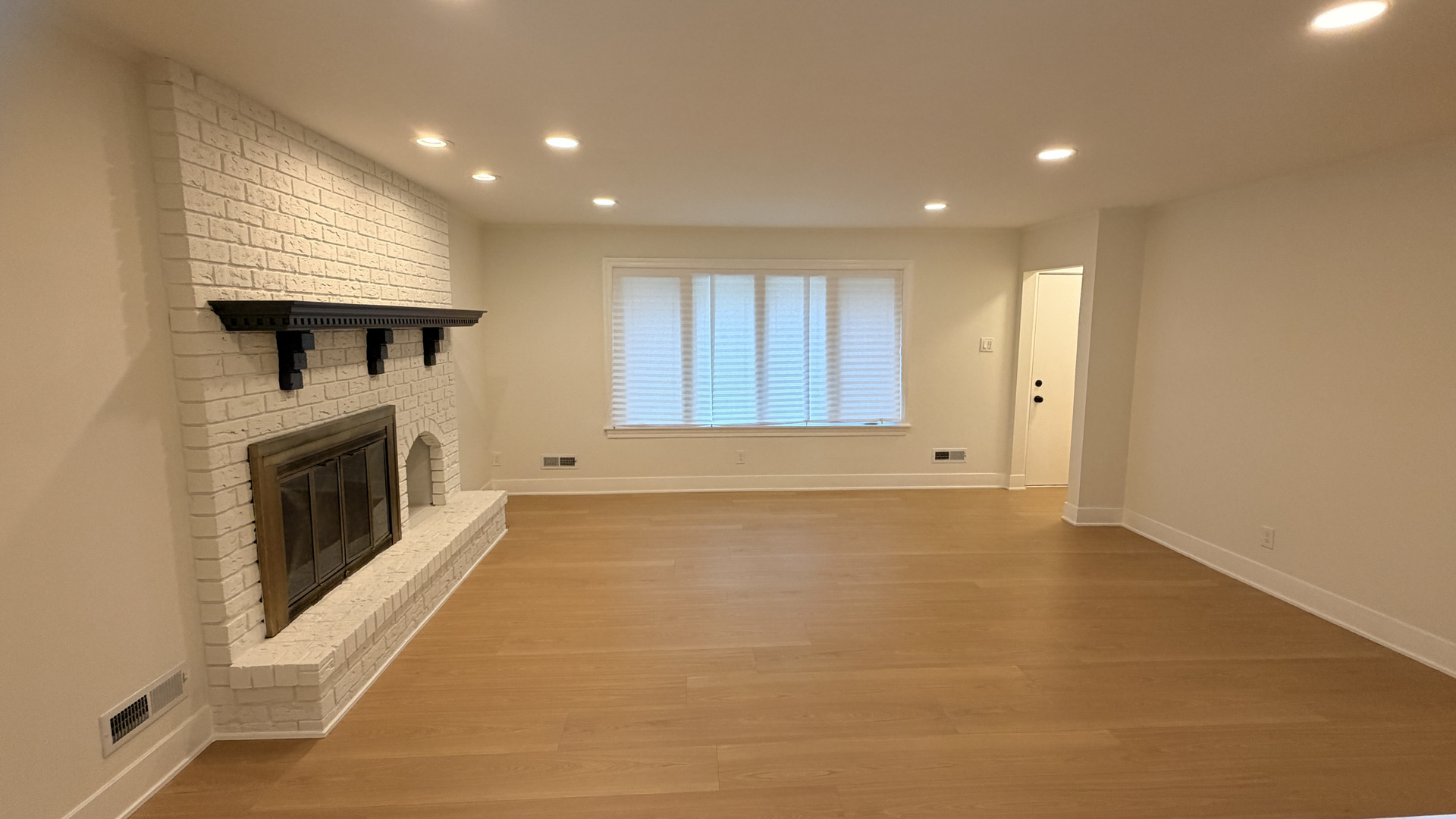 16067 School Street Property Photo 5