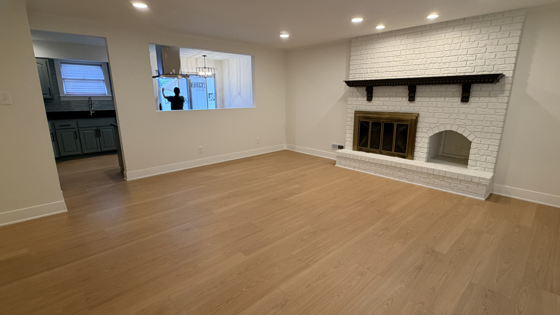 16067 School Street Property Photo 6