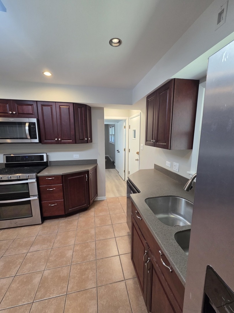 668 Lee Drive Property Photo 9