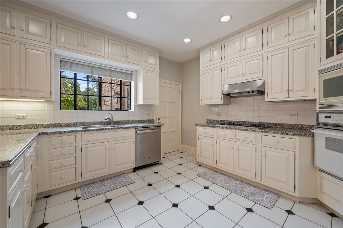 54 Kenilworth Avenue Property Photo 11
