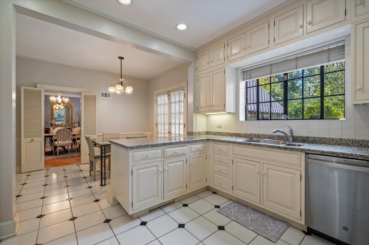 54 Kenilworth Avenue Property Photo 12