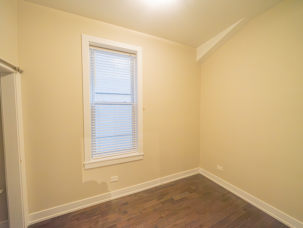 1246 N Artesian Avenue Property Photo 6