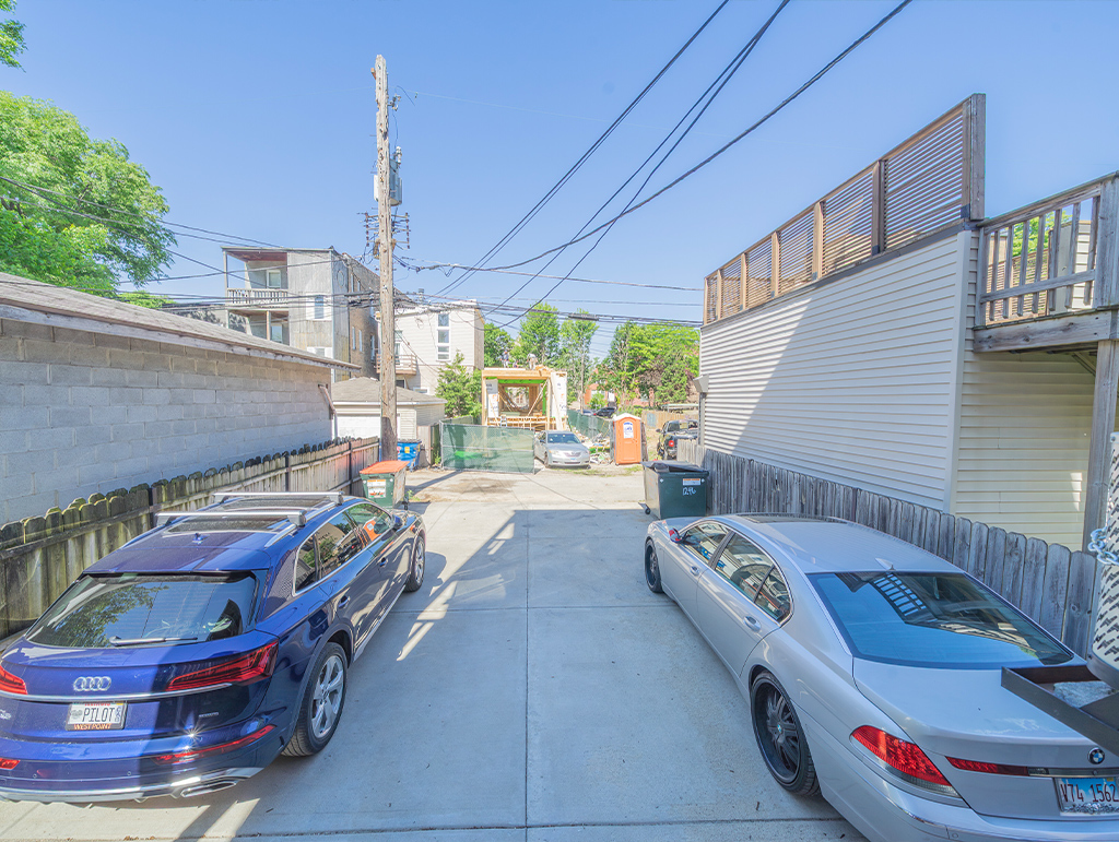1246 N Artesian Avenue Property Photo 8