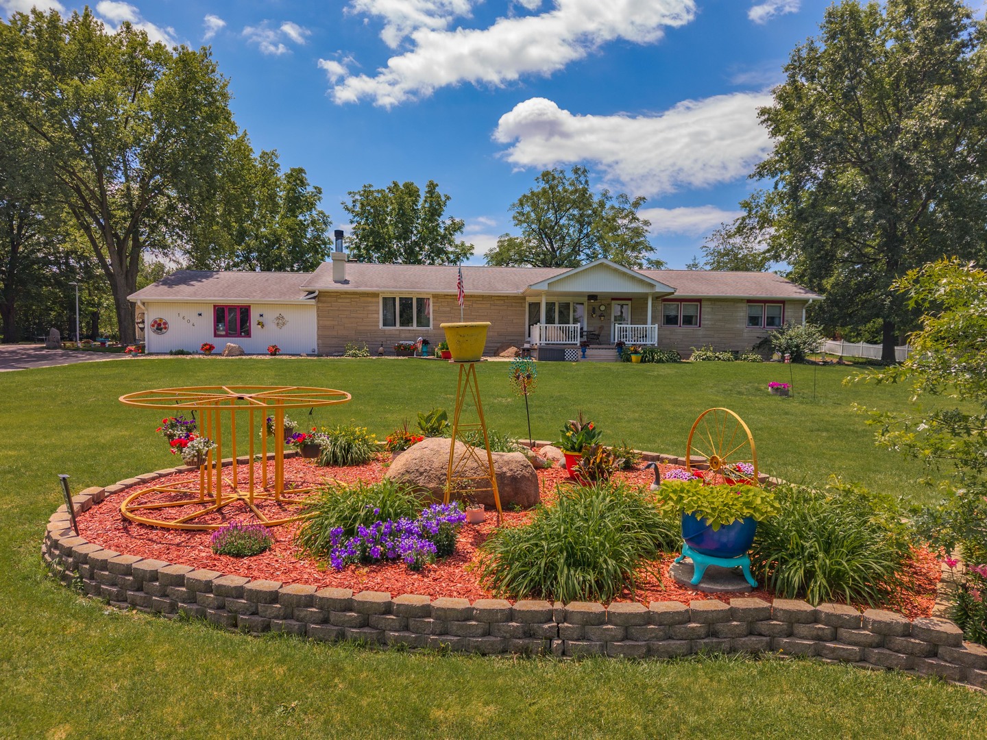 1604 Six Points Road Property Photo 1