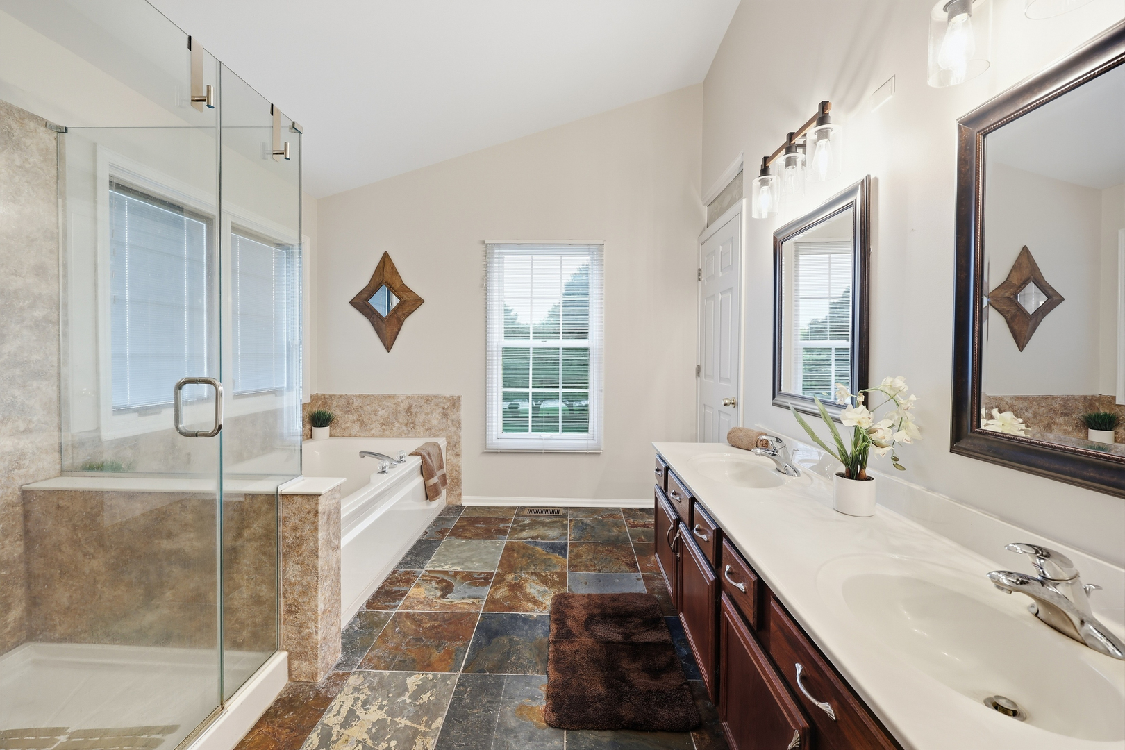 1 Fernwood Court Property Photo 26