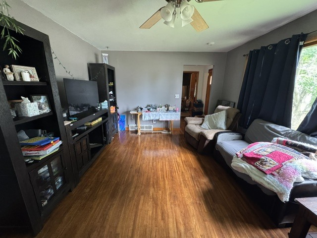 201 S West Street Property Photo 4