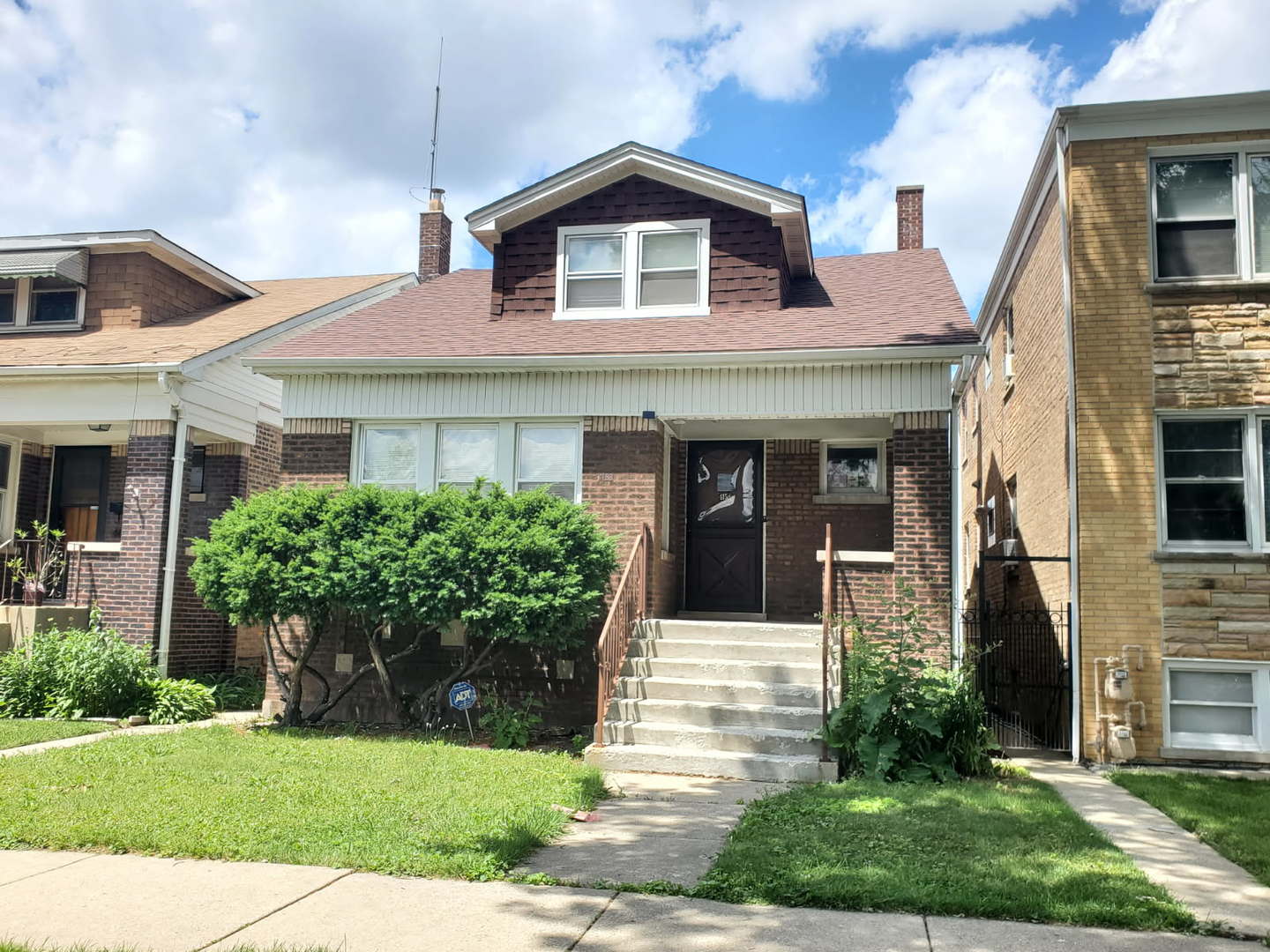 4158 W Wellington Avenue Property Photo 1
