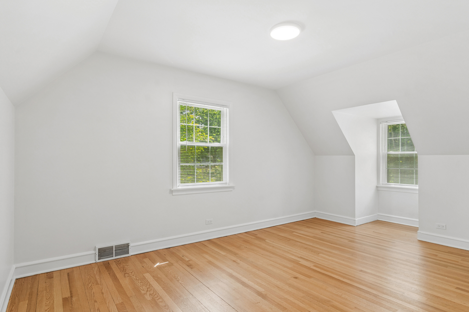 983 Harvard Court Property Photo 17