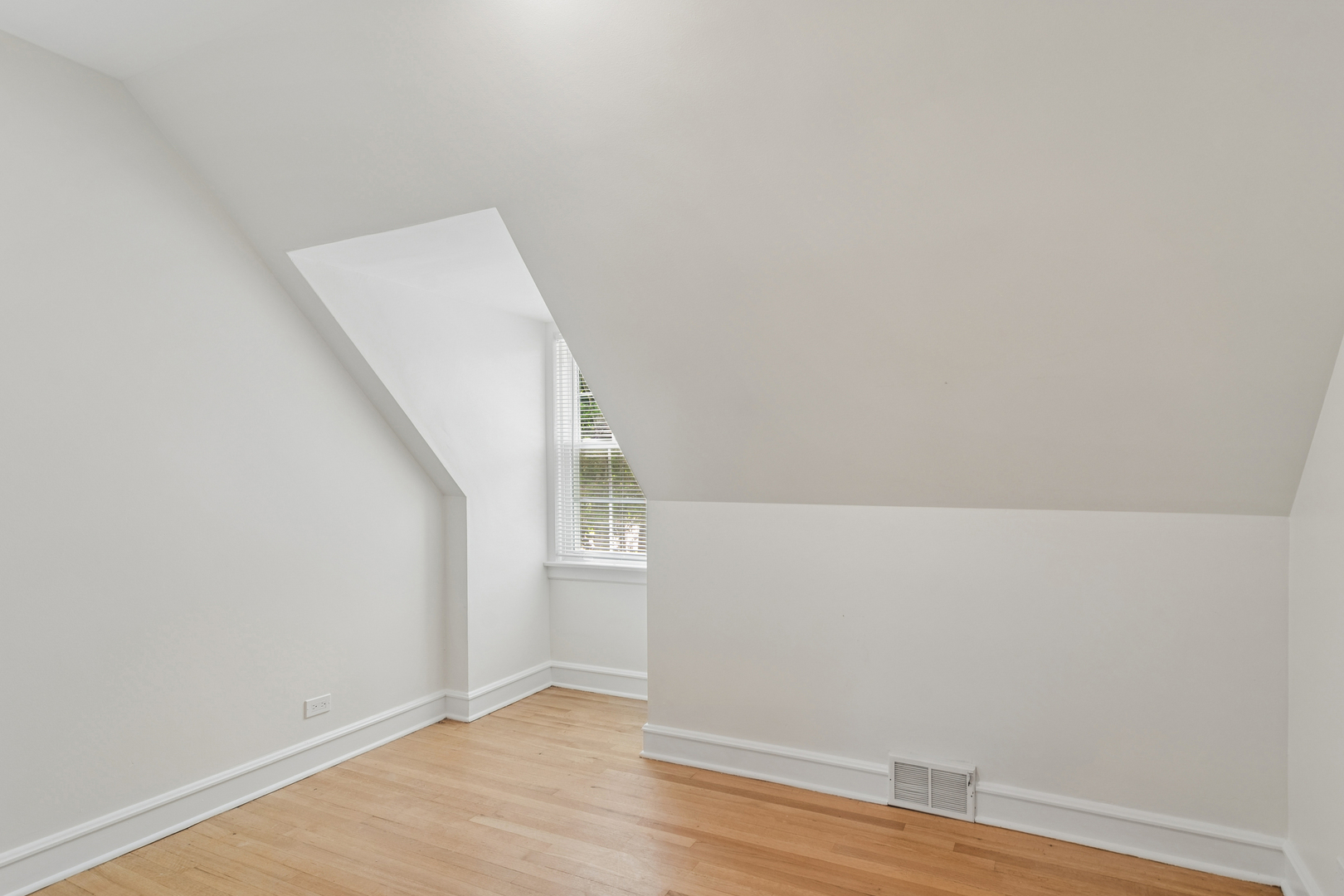 983 Harvard Court Property Photo 21