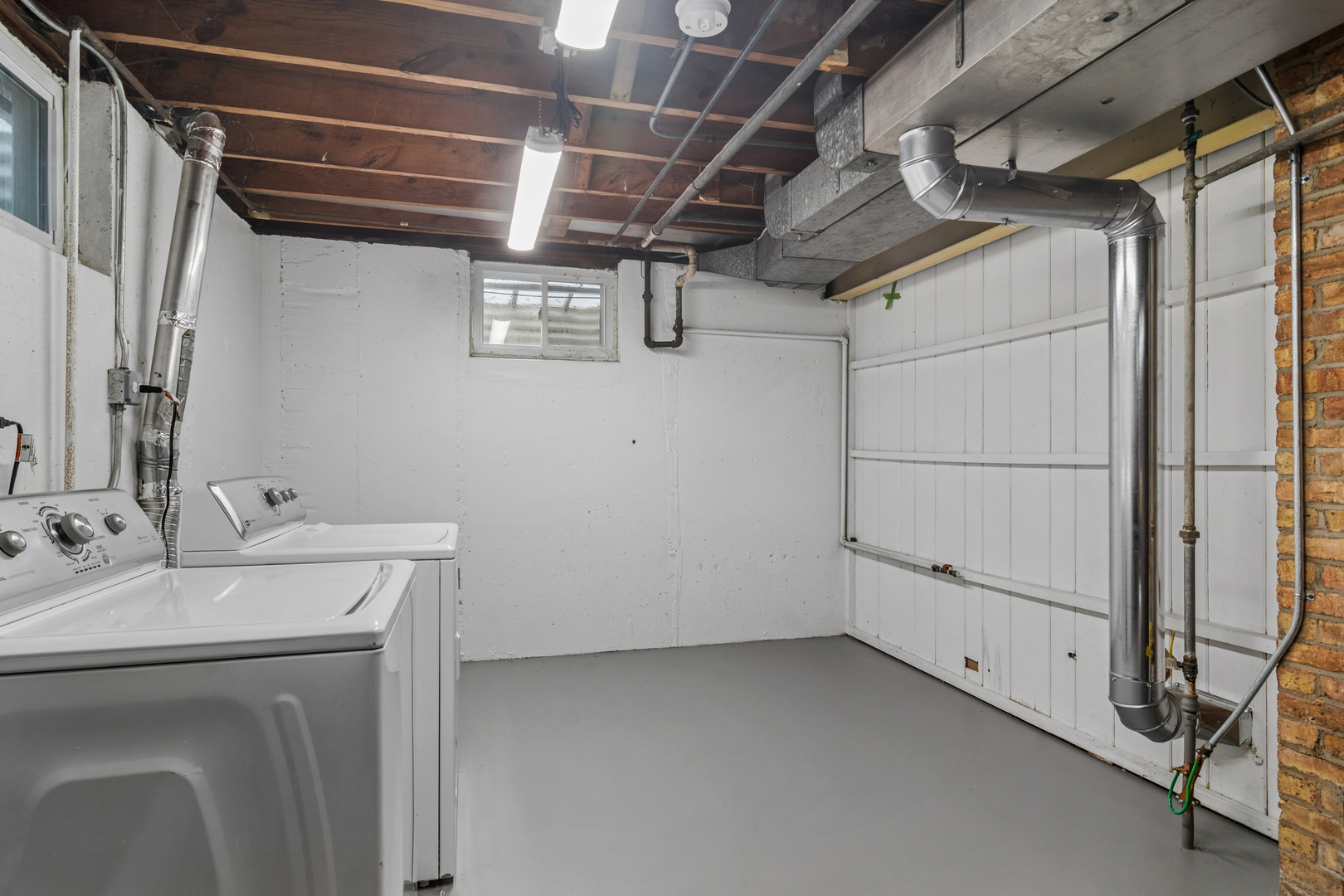 983 Harvard Court Property Photo 28