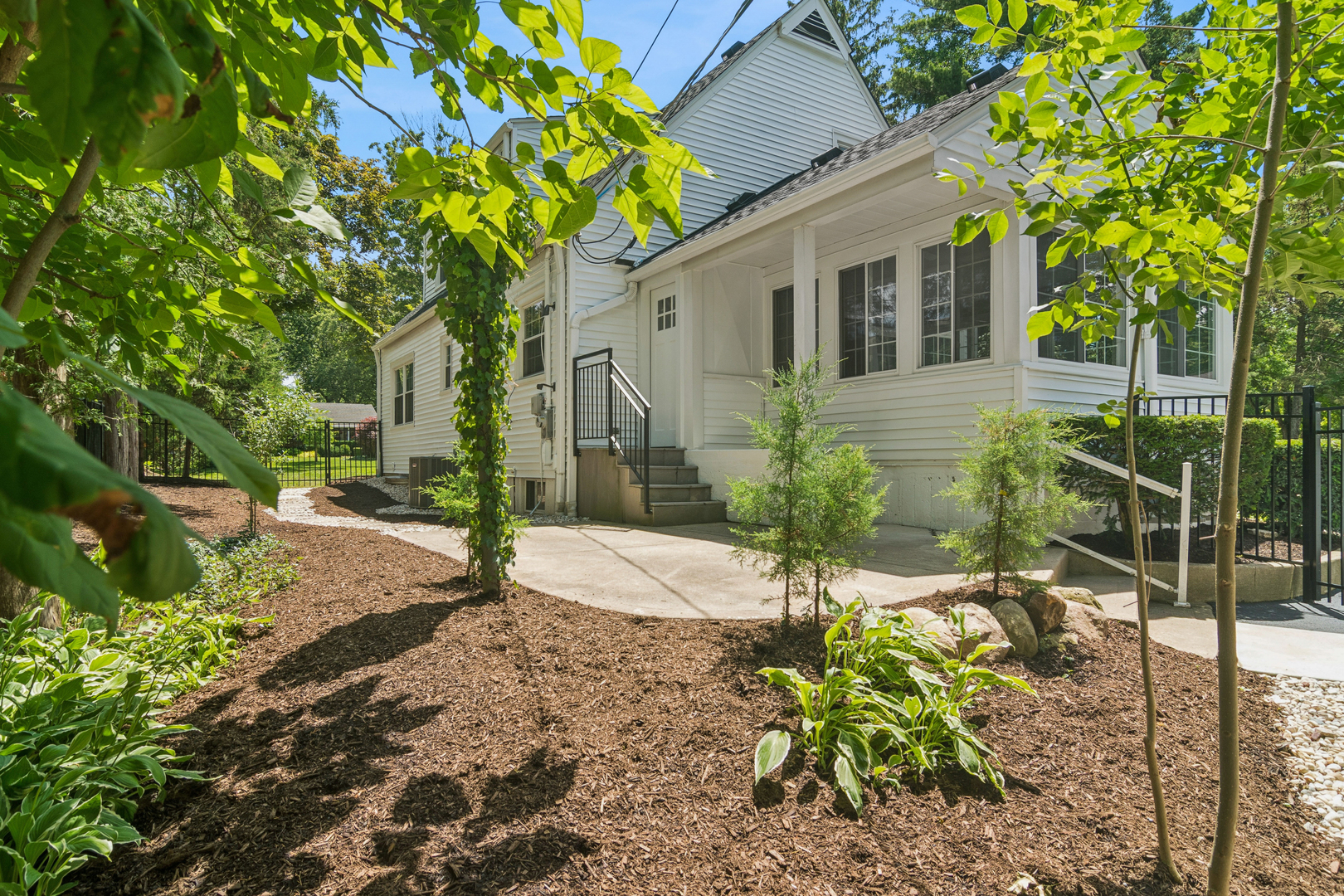 983 Harvard Court Property Photo 29