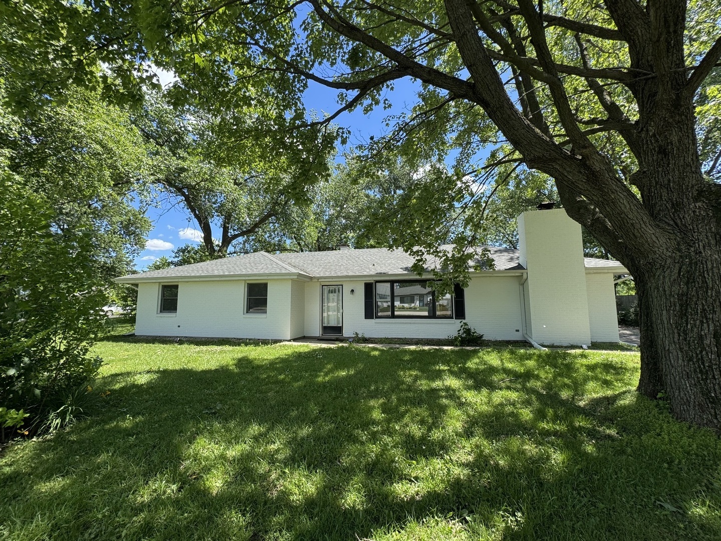 3100 Harris Drive Property Photo 1