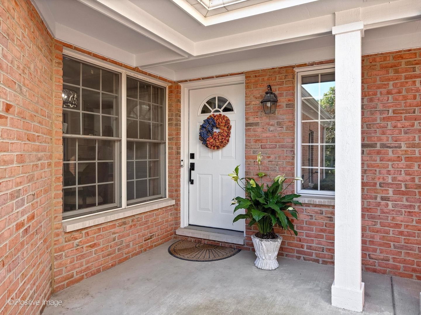 324 Turnberry Lane Property Photo 1