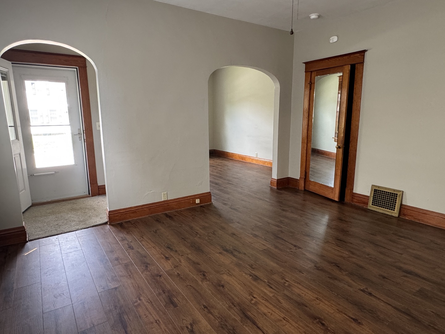 1721 W 16th Street Property Photo 3