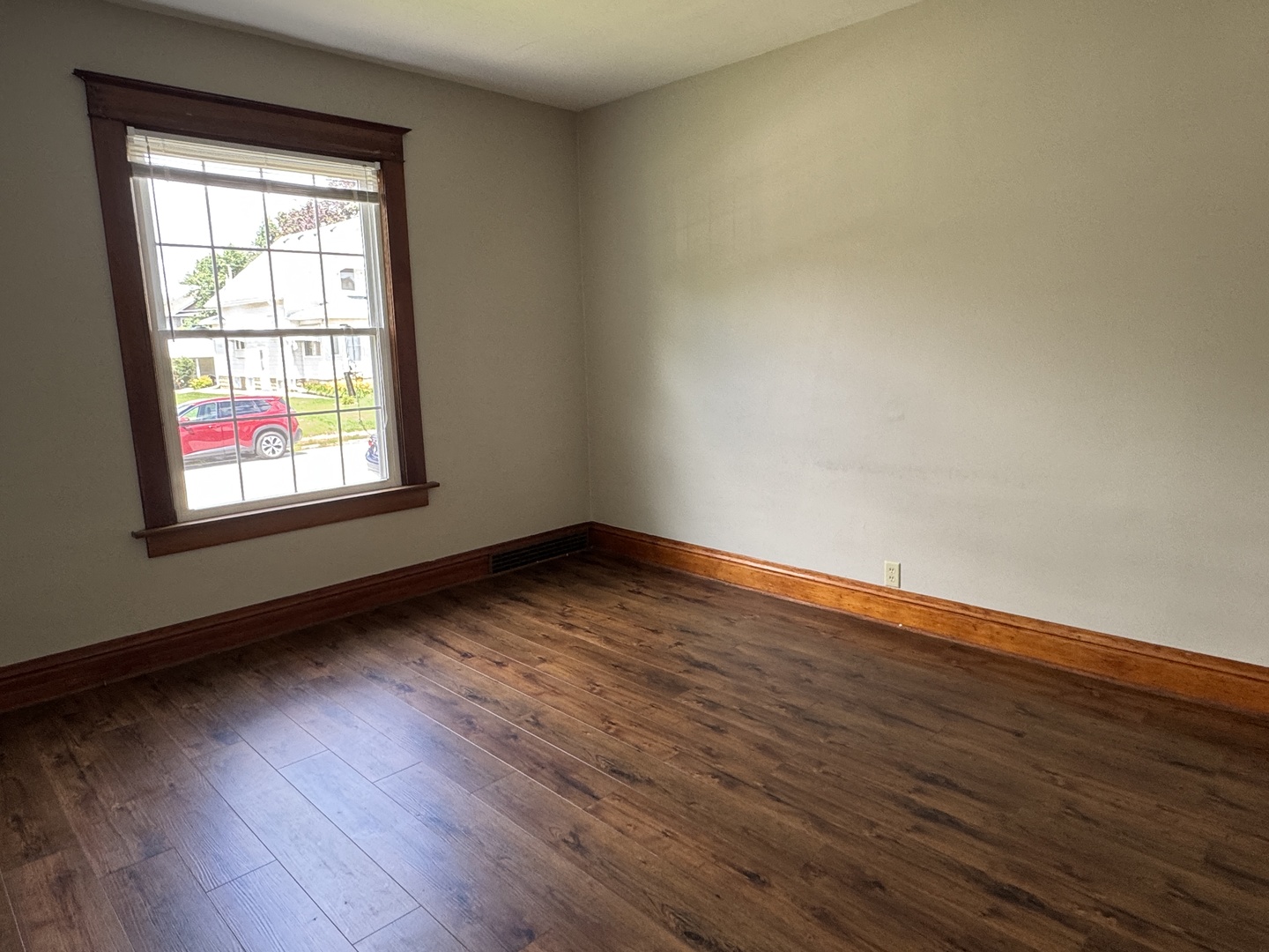 1721 W 16th Street Property Photo 5
