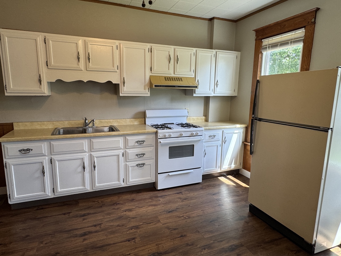 1721 W 16th Street Property Photo 7