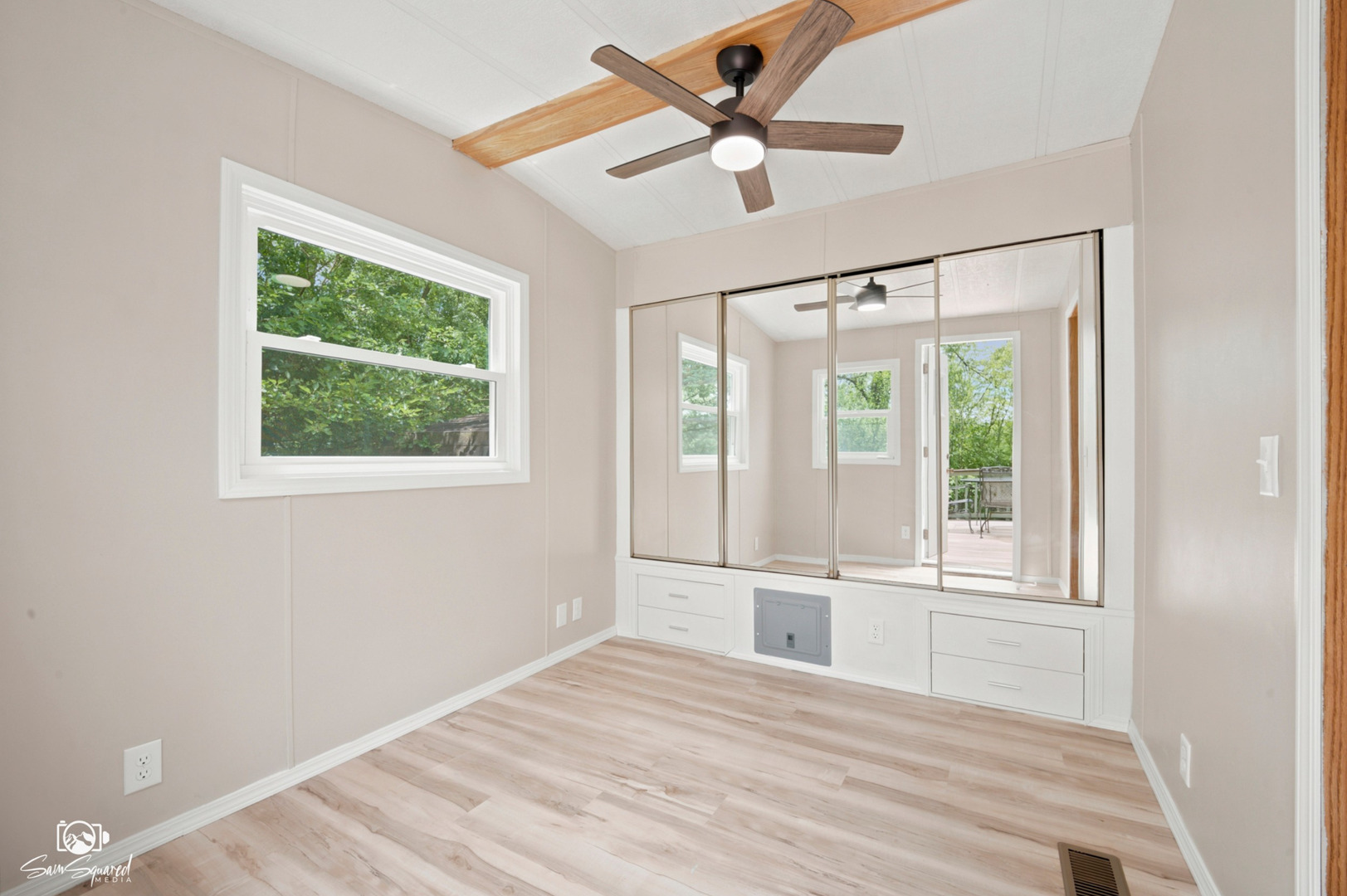 99 Lakeshore Drive Property Photo 4