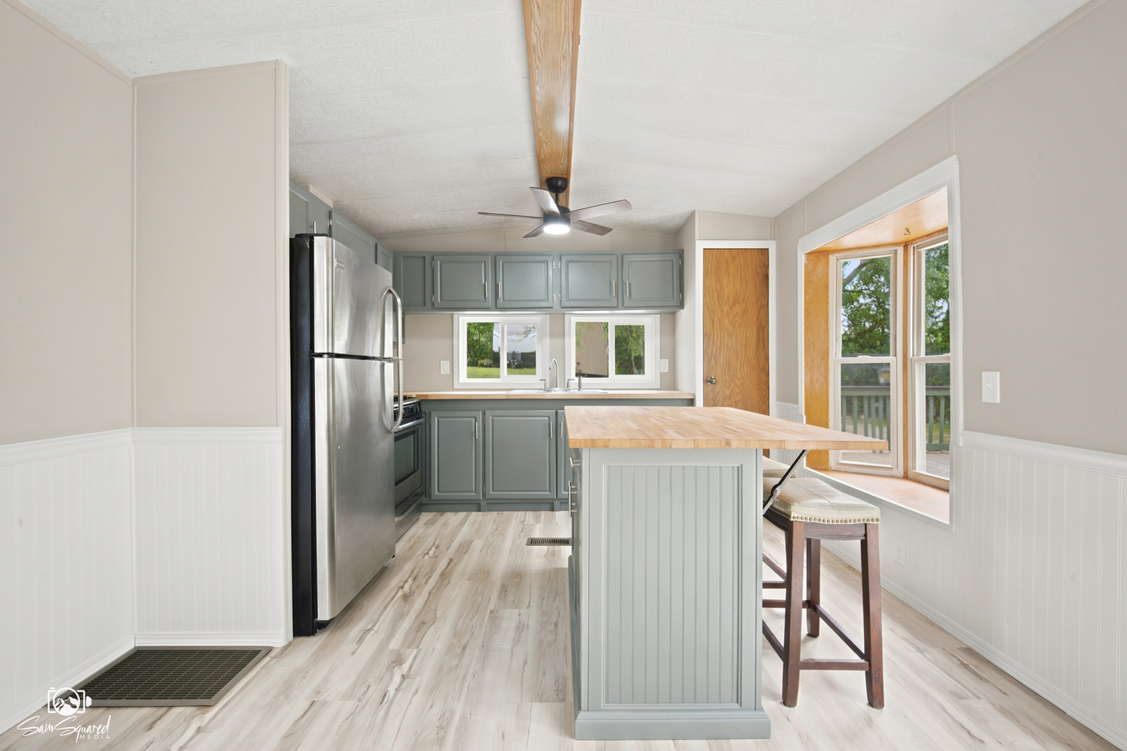 99 Lakeshore Drive Property Photo 9