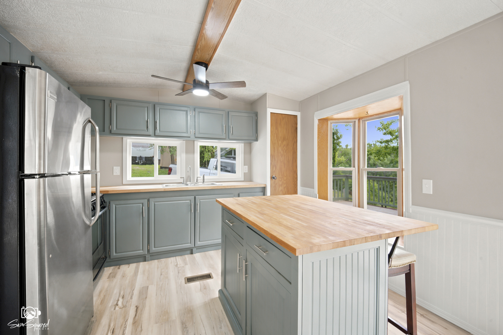 99 Lakeshore Drive Property Photo 11