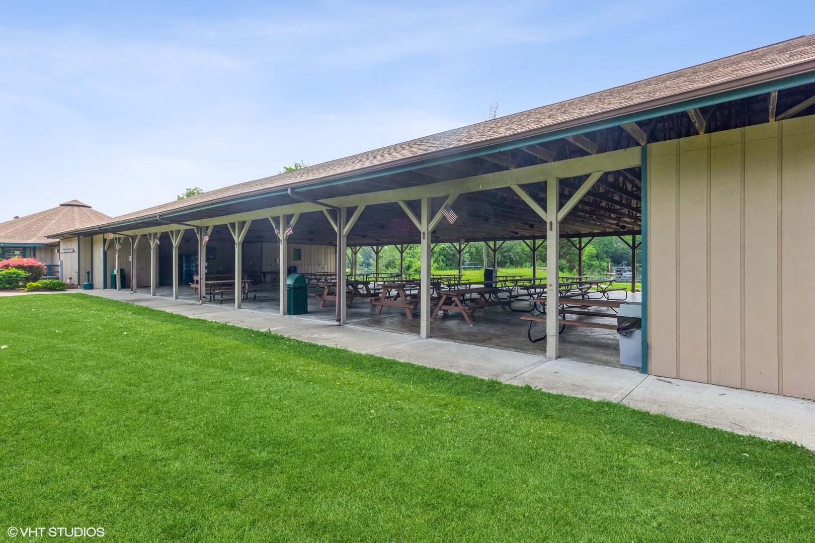 99 Lakeshore Drive Property Photo 32