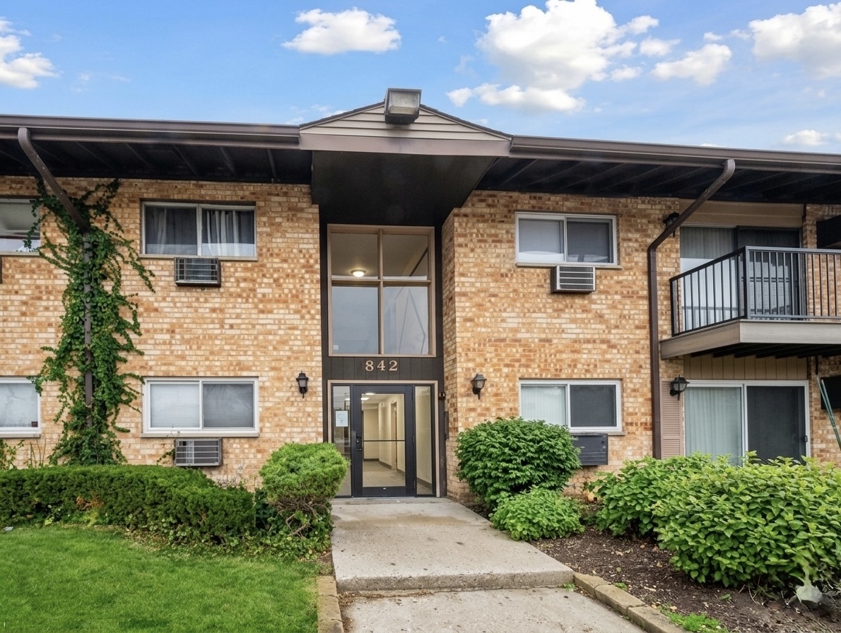 842 E Old Willow Road 106
