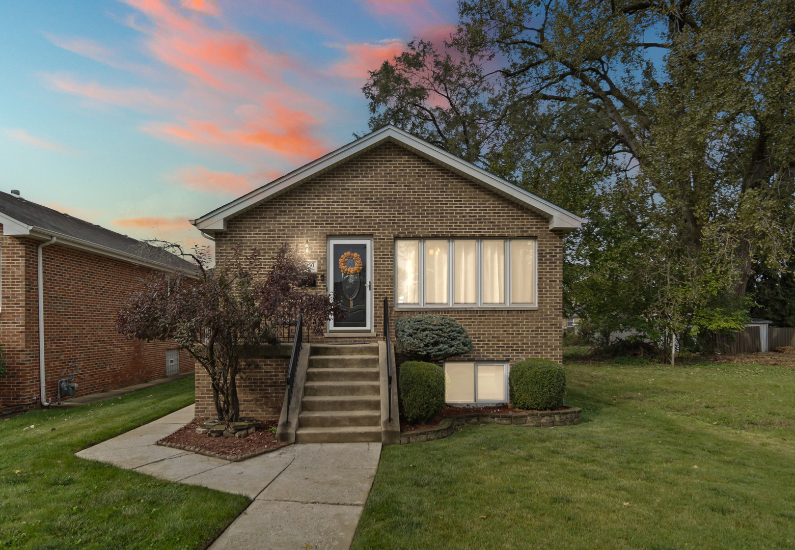 8850 S Mozart Avenue Property Photo 1