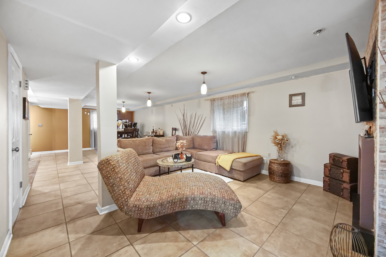8850 S Mozart Avenue Property Photo 15