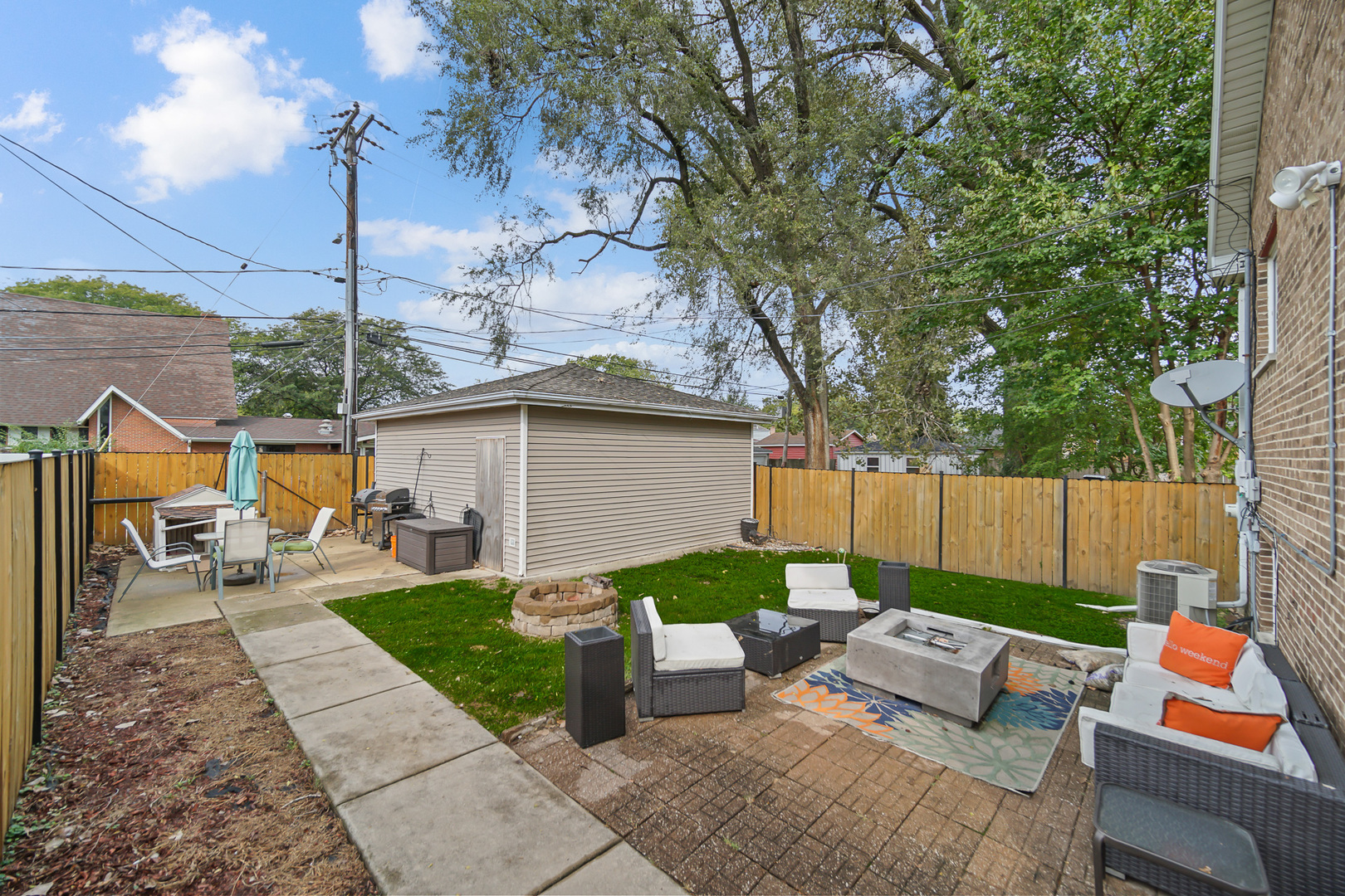 8850 S Mozart Avenue Property Photo 23
