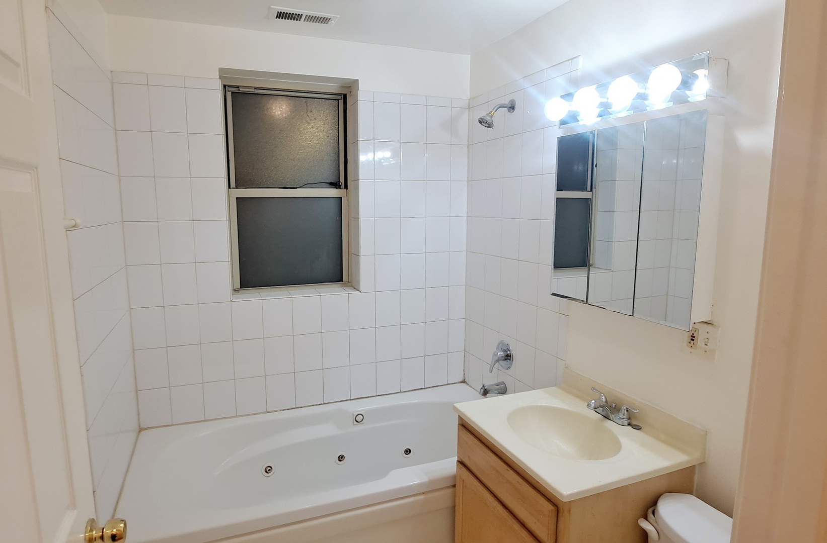 6452 N Bell Avenue 1 Property Photo 5