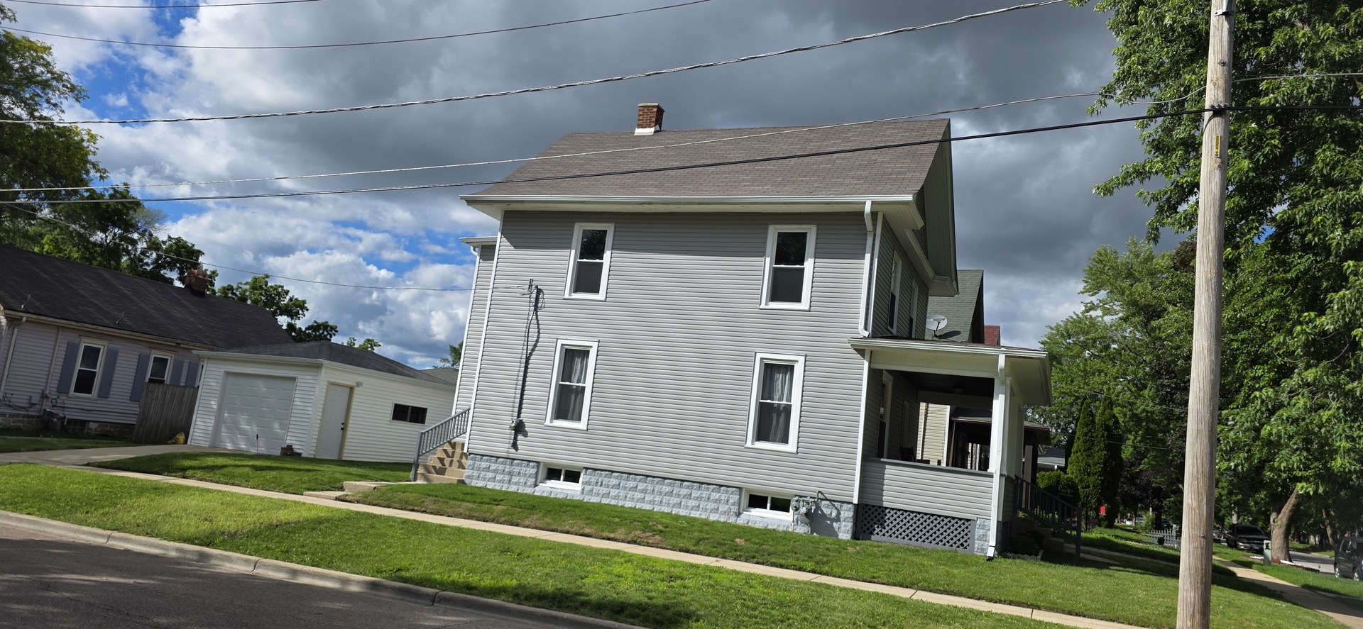 583 S Lasalle Avenue Property Photo 3