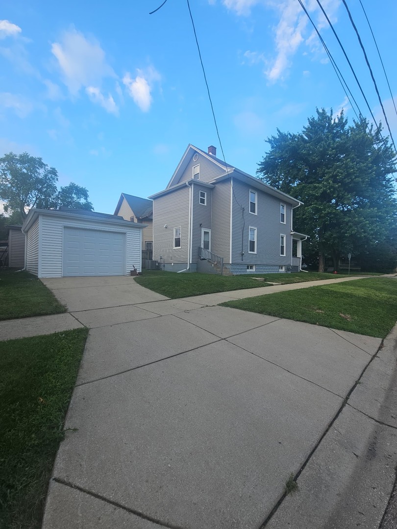 583 S Lasalle Avenue Property Photo 5