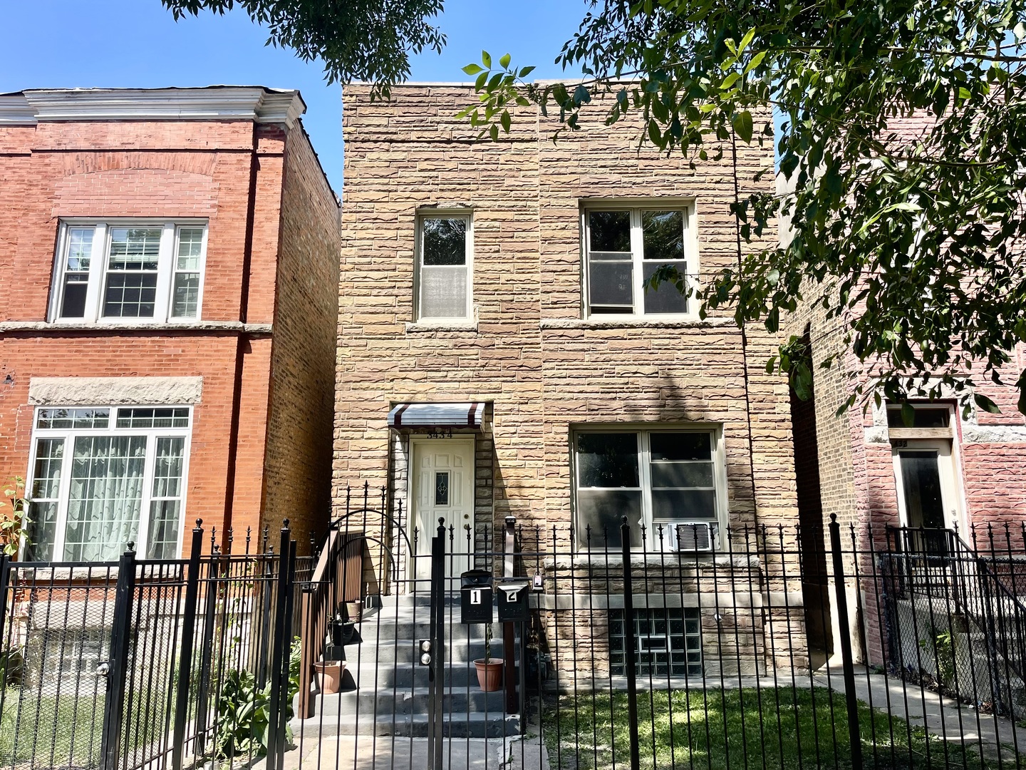 3434 W LE MOYNE Street 2 Property Photo 1