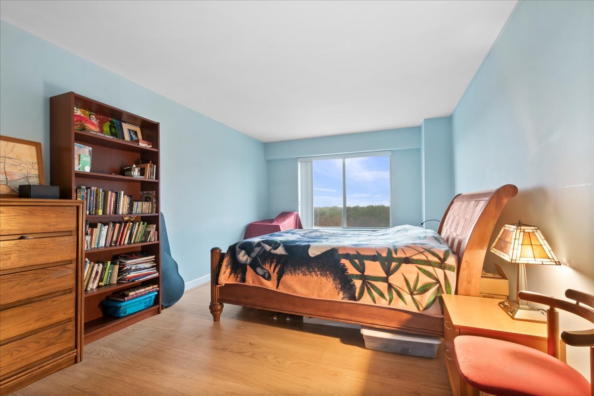 7141 N Kedzie Avenue 601 Property Photo 12