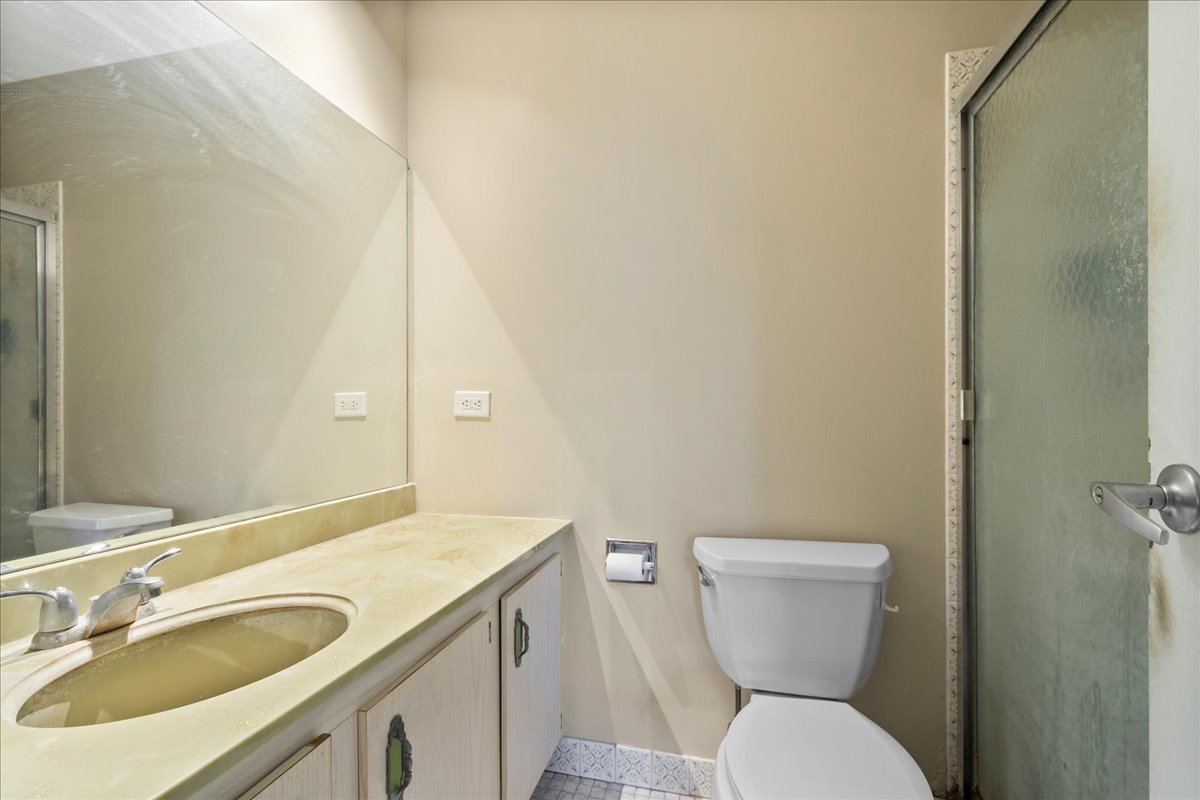 7141 N Kedzie Avenue 601 Property Photo 13