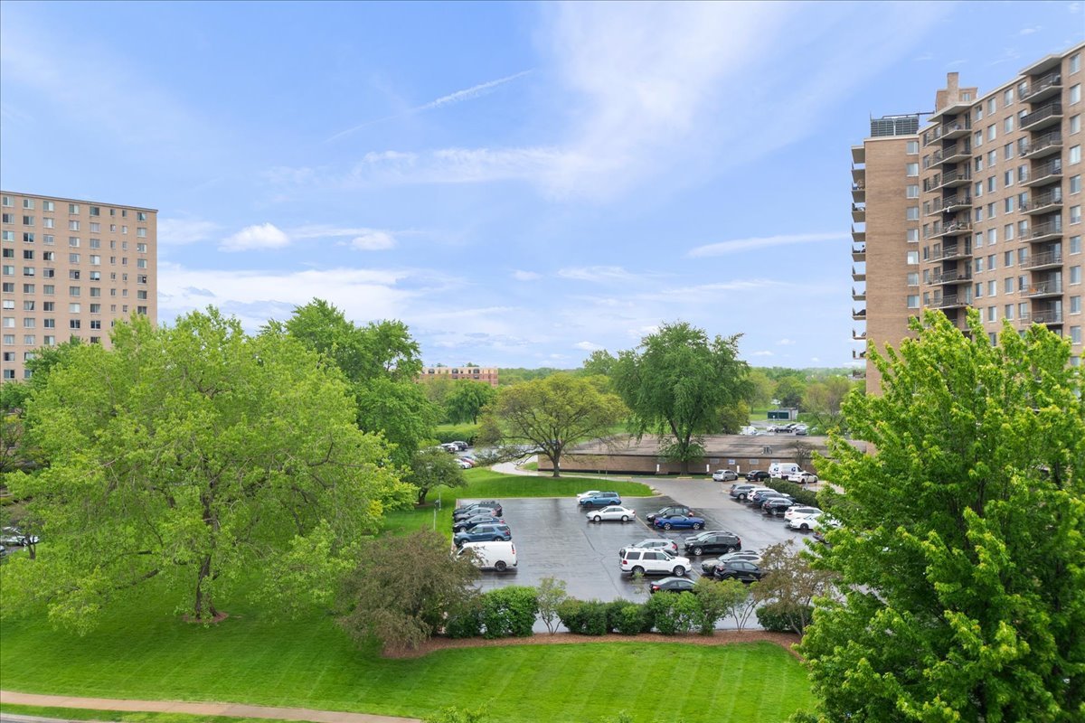 7141 N Kedzie Avenue 601 Property Photo 15