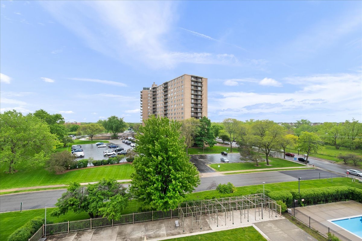 7141 N Kedzie Avenue 601 Property Photo 16