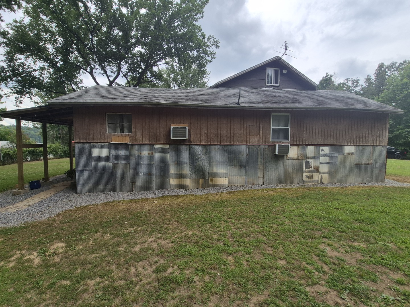 250 Lakeview Road Property Photo 3