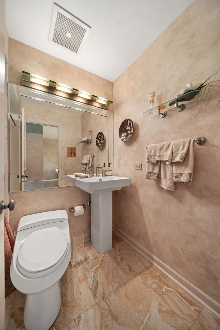 3810 Mission Hills Road 401 Property Photo 17